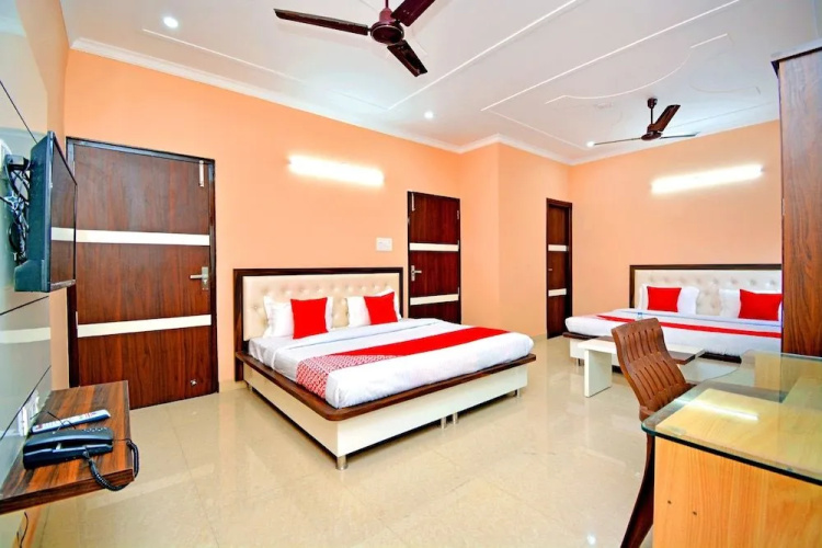 Oyo 40676 Rs Inn