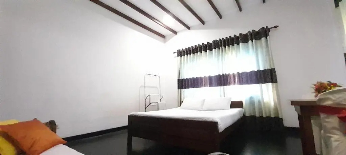 Isuru Holiday Inn