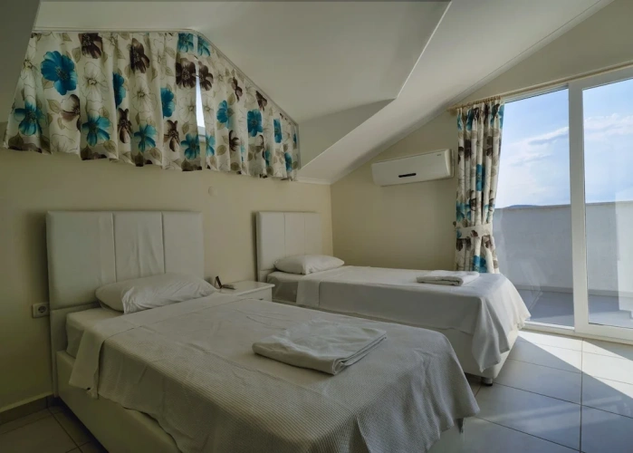 4 Bedrooms Villa
