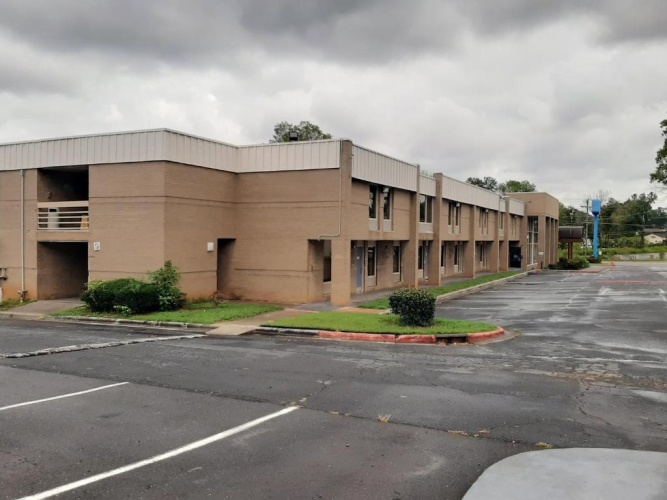 Econo Lodge Airport near Billy Graham Parkway