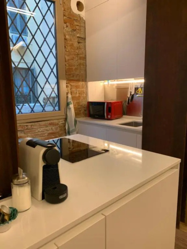 AI MAGAZZINI DEI MEDICI (casa con balcone)
