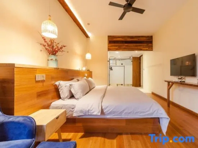 5 Bedrooms Suite