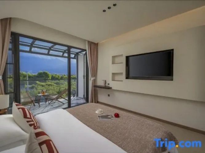 Grand Double room with balcony