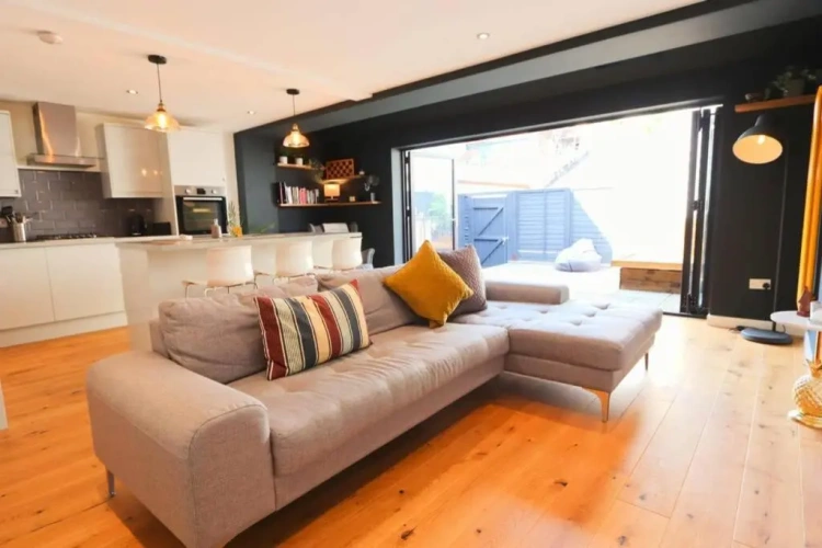2 Bedrooms Cottage