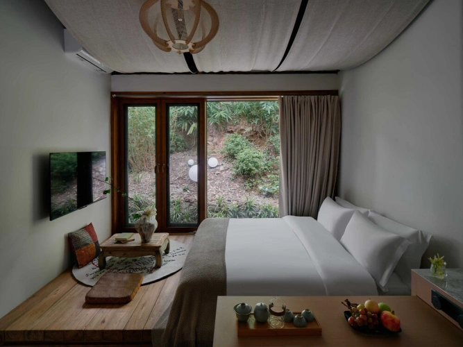 Classic Twin room with mountain view