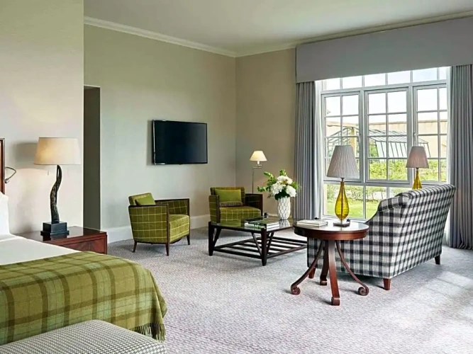 Deluxe Suite with garden view