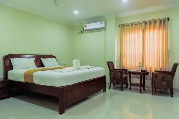 The Hotel Chola Inn