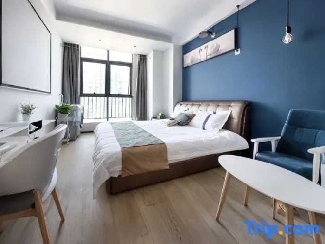 Deluxe Double room with city view