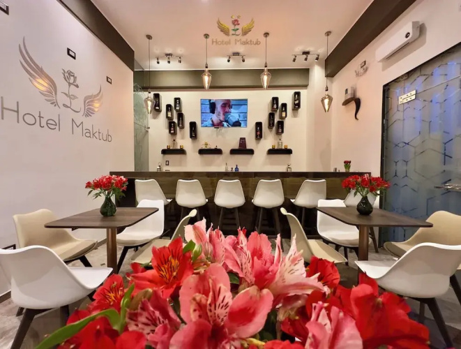Hotel Maktub