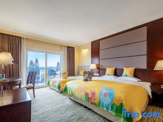Quadruple Suite