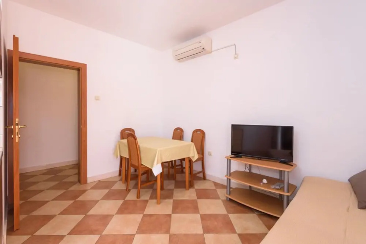 Apartments Zdravko