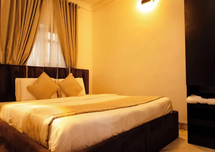 247 Luxury Apartment