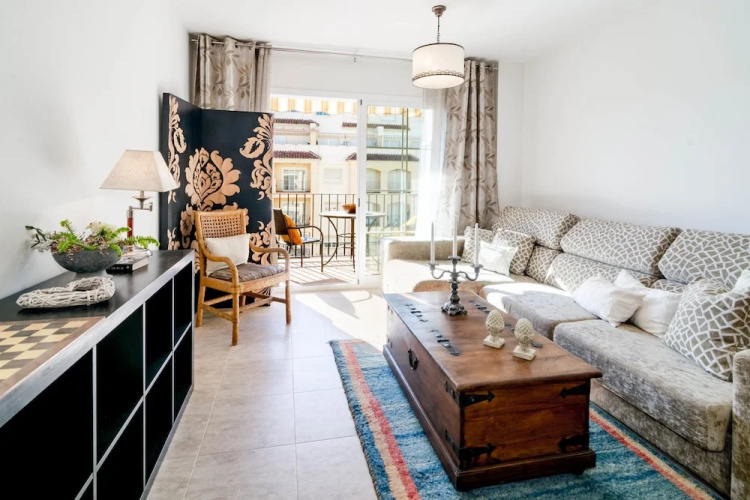 PC-Comfy 2 bedroom apt center Estepona