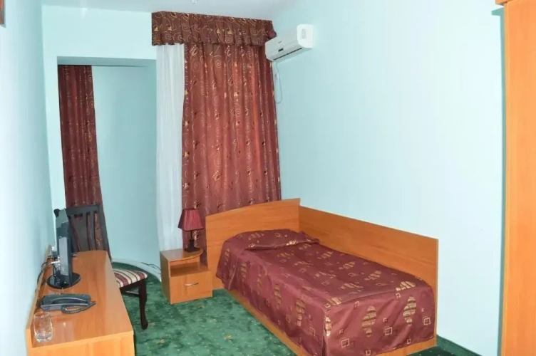 Standard Triple room with view