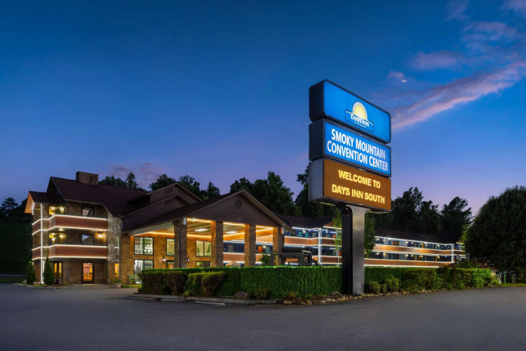Days Inn By Wyndham Pigeon Forge Parkway - Pigeon Forge, TN