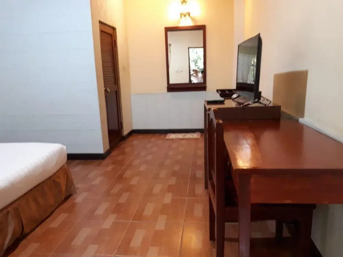 Amporn Riverside Resort
