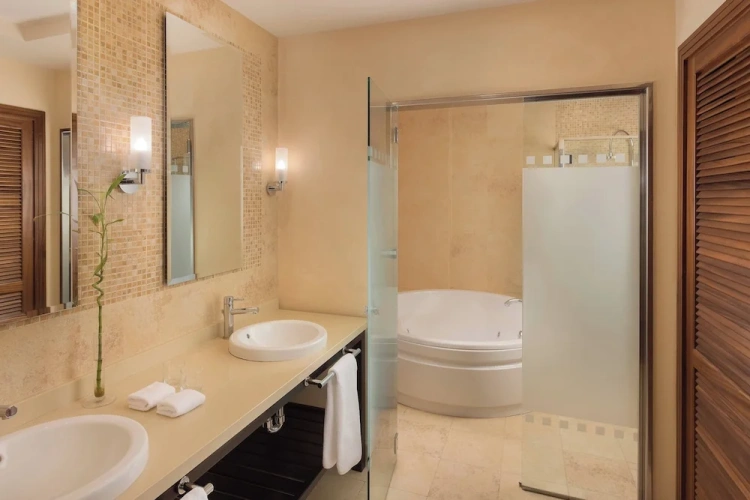 Premium Double Suite with garden view