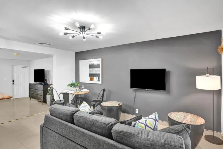 RA Suites