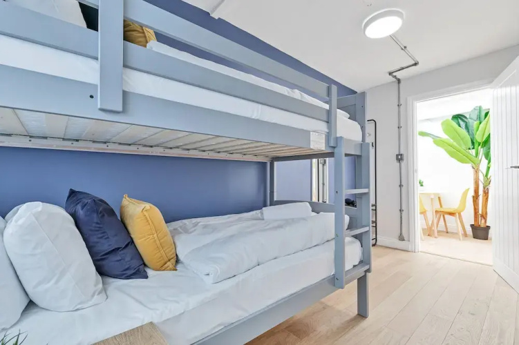 Right On : Bright On Apartment 1A | By My Getaways