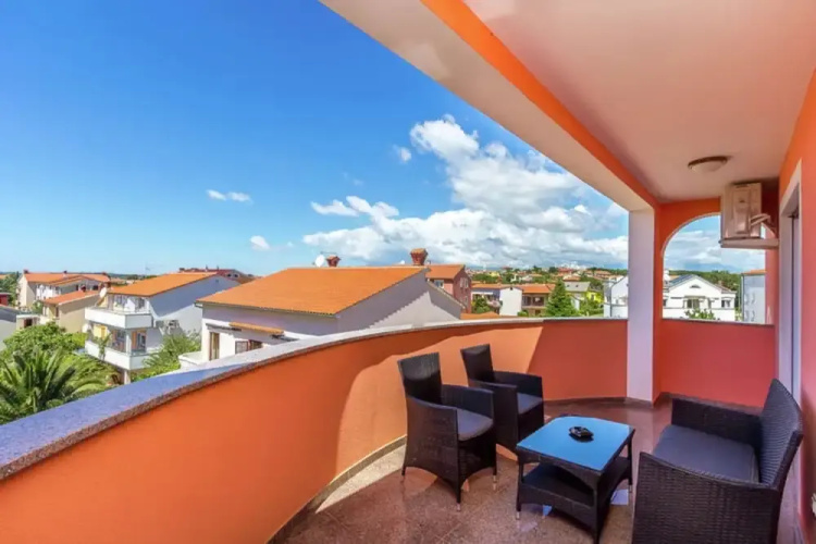 Apartment in Medulin With Balconies