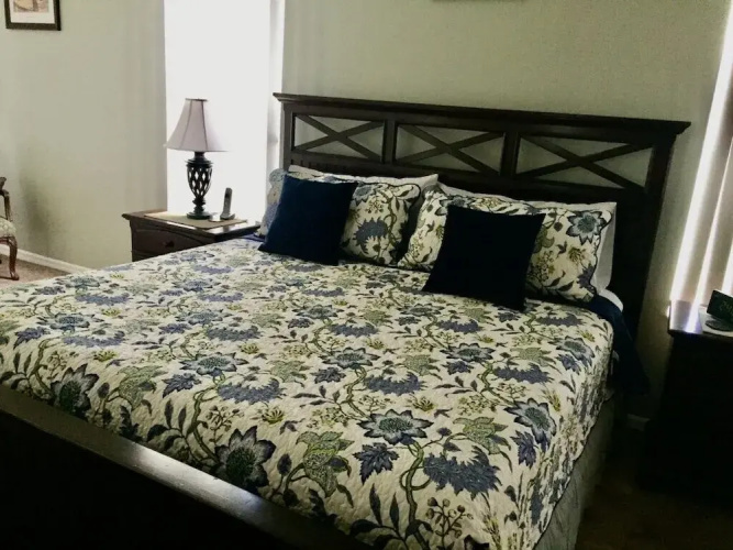 Hampton Lakes Villa