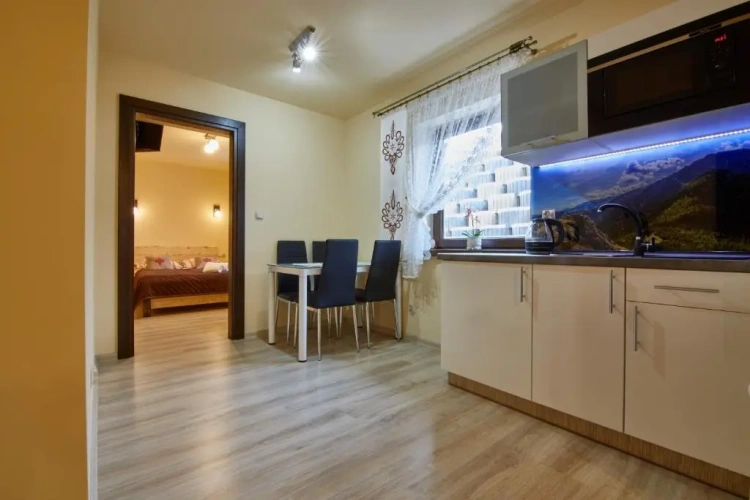 2 Bedrooms Apartment