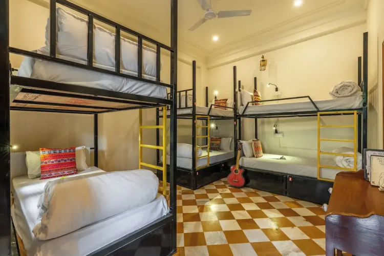 Banana Hostel
