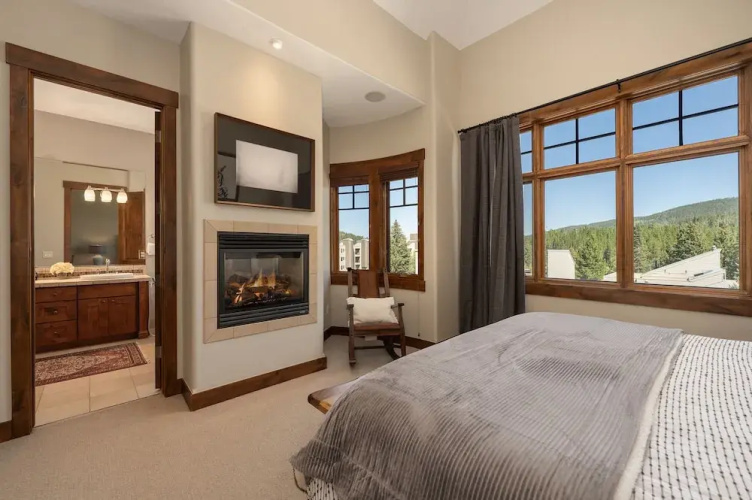 Iron Horse Manor 4 Bedroom Home