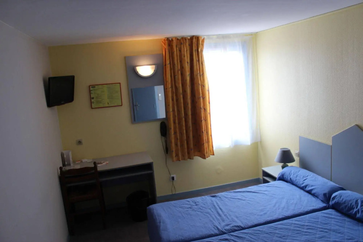 Crau Hotel