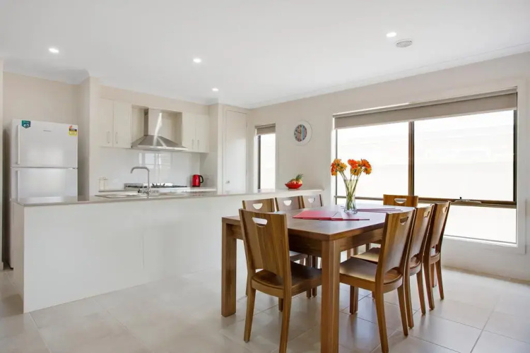 Serviced Houses Point Cook