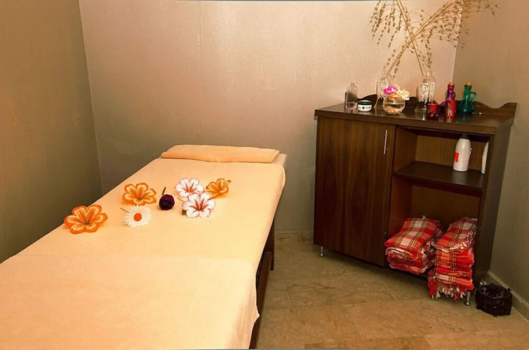 Lamos Hotel