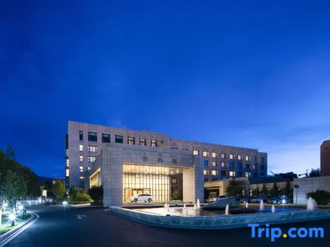 Lhasa Hotel