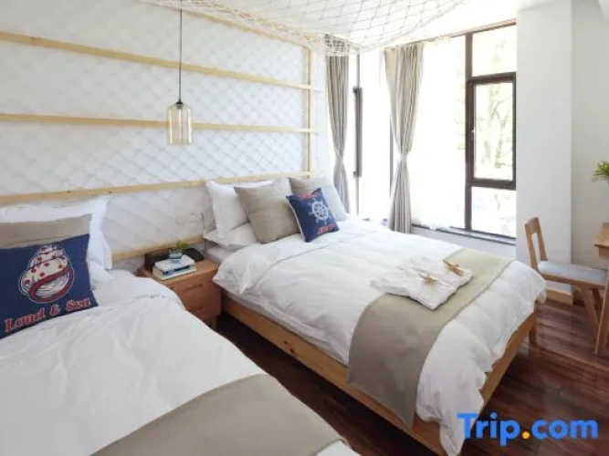 2 Bedrooms Double Family Suite with balcony and with sea view