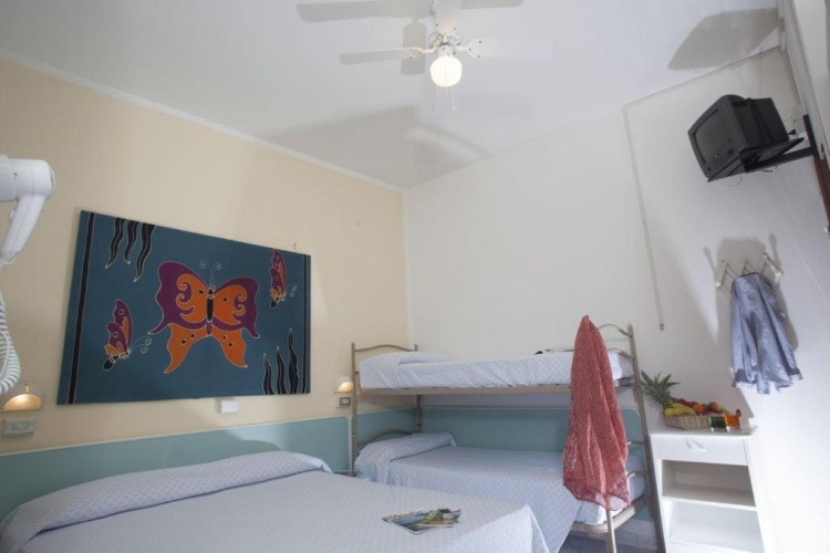 Deluxe Quadruple room