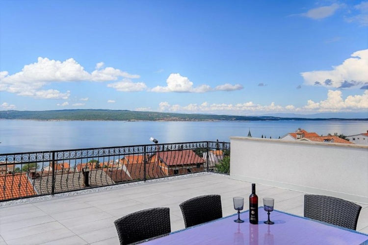 Apartment with balcony
