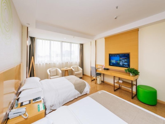 Standard Double room with street view