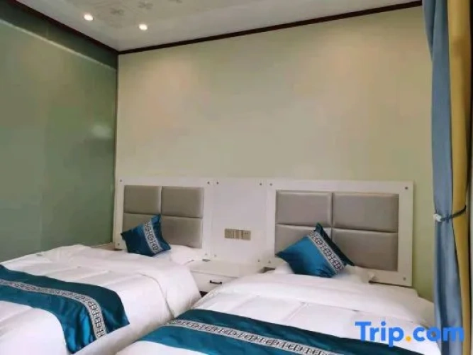 Standard Twin room with balcony