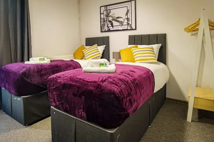 4BR Contractor Accommodation w 4 Bathroom