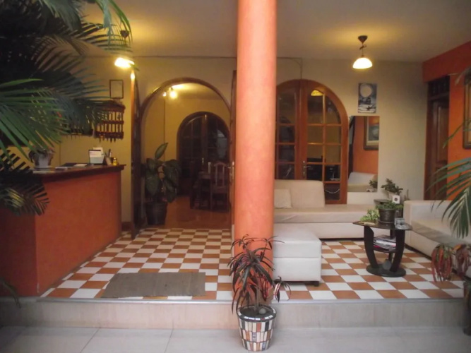 Las Brisas Hostal