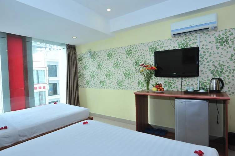 Superior Triple room with city view