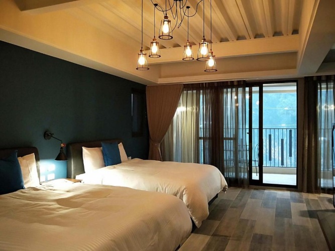 Standard Twin room with balcony