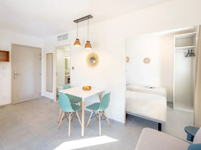Nice Apartment With Shared Pool