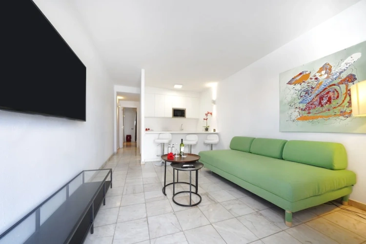 1 Bedroom Apartment with balcony