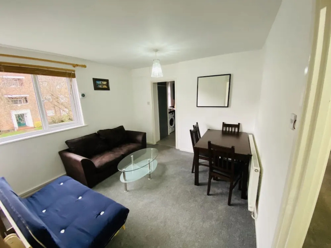 Nice 3-Bed Apartment Close to Heathrow