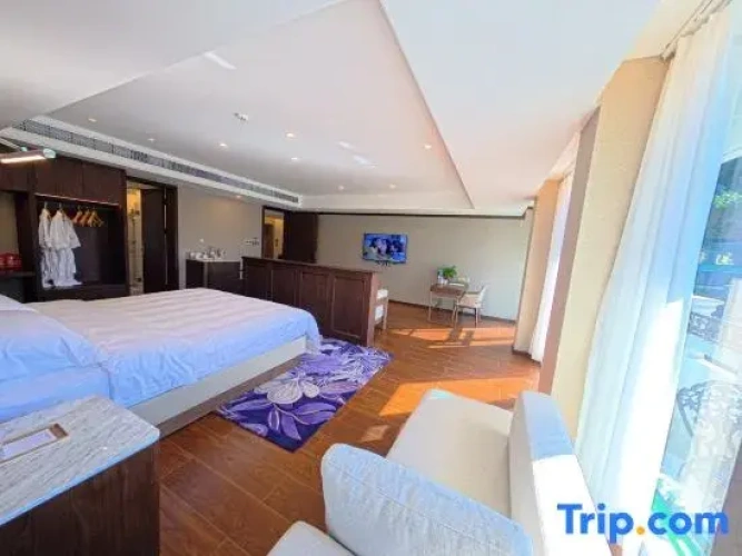 Suite with view