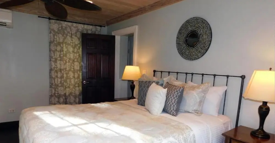 Sapodilla House