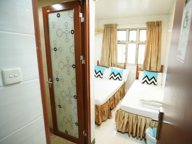 Standard Triple room