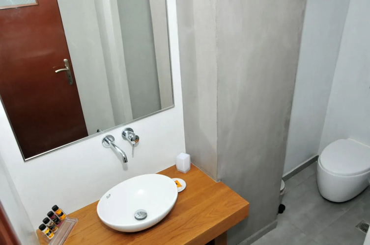 Anessis Apartments