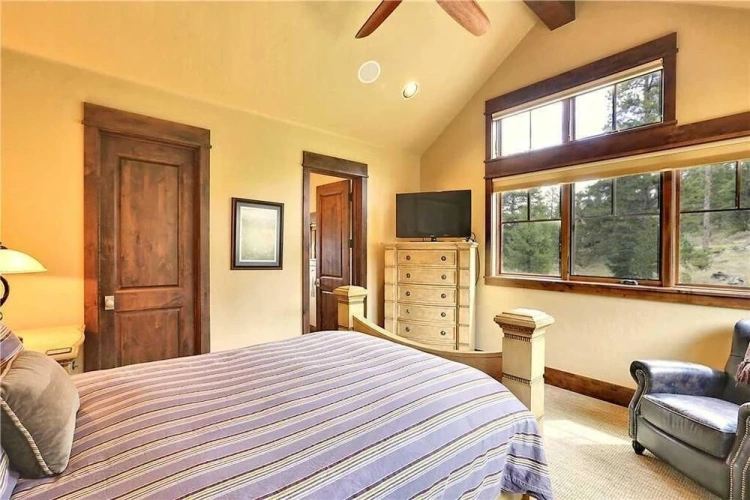 4 Bedrooms Cottage