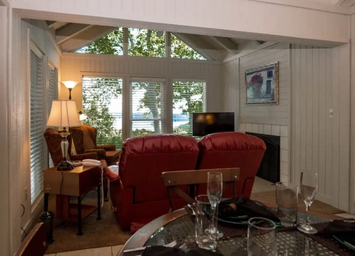 2 Bedrooms Luxury room with lake view